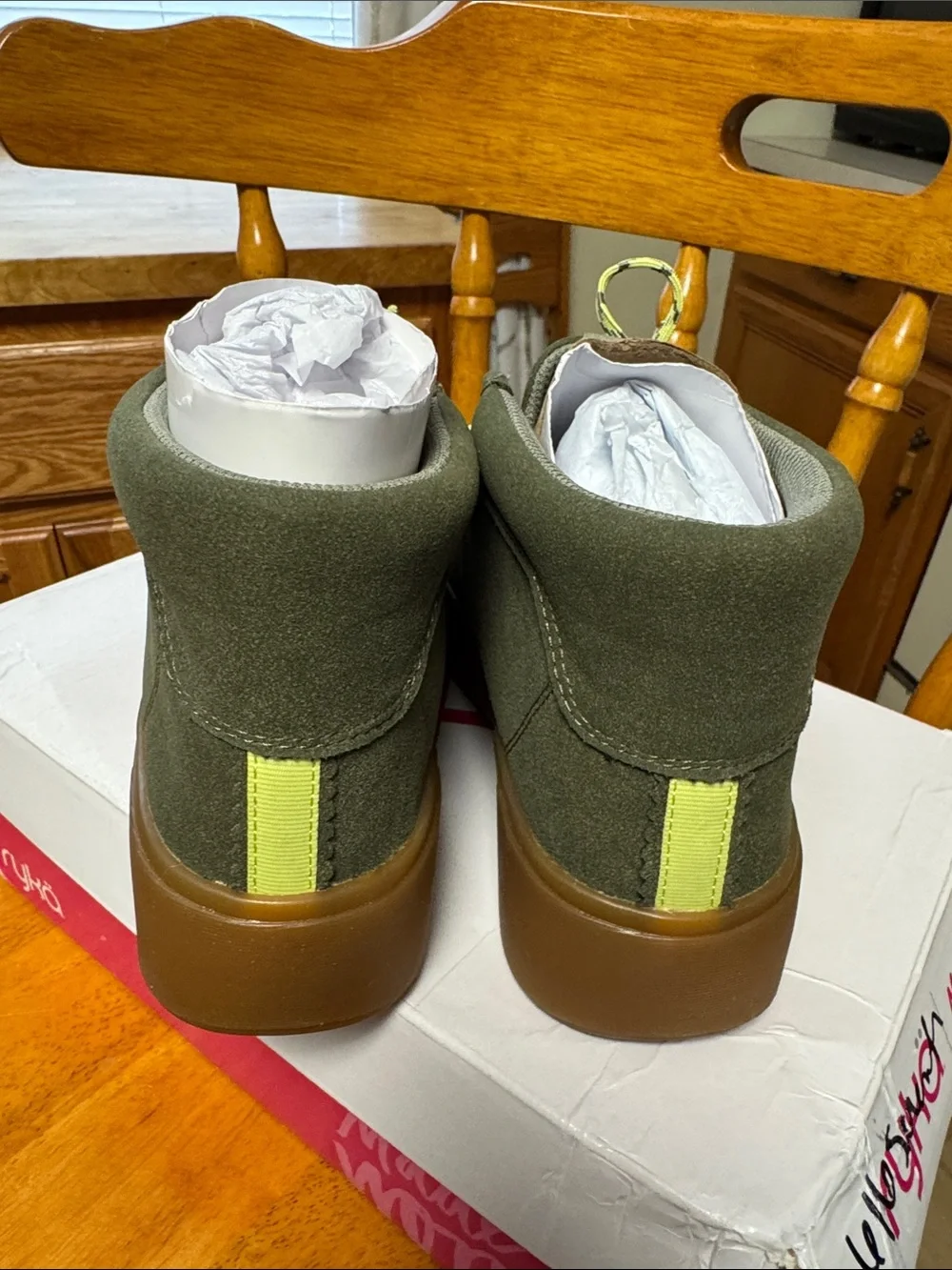 Ryka NWB 7M Olive Green ankle boots with Gum Sole Neon Laces